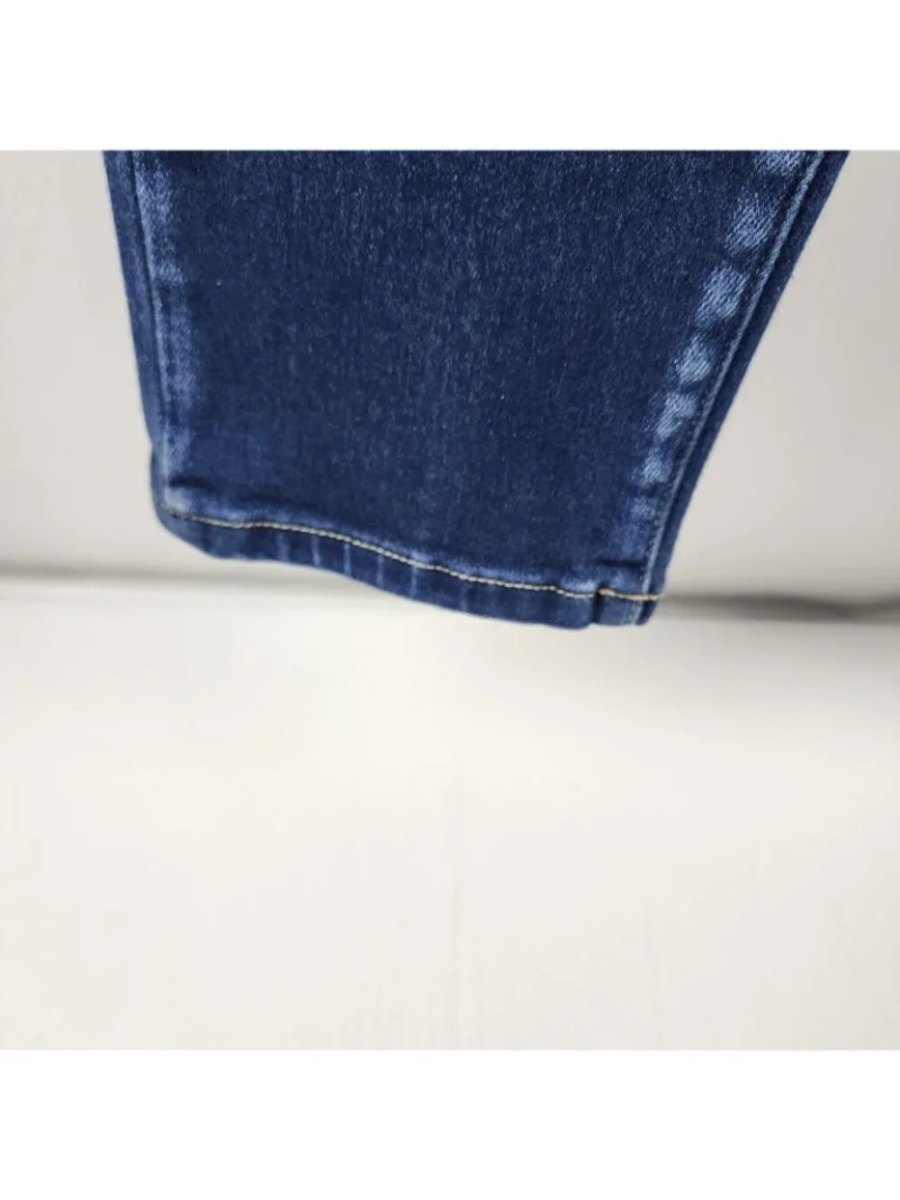 KanCan Jeans Womens 31x26 Blue High Rise Distressed Cropped Denim 128035